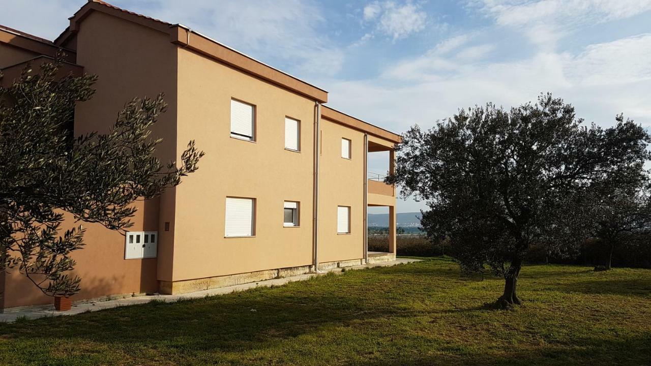 Apartments Borna Сукошан Экстерьер фото